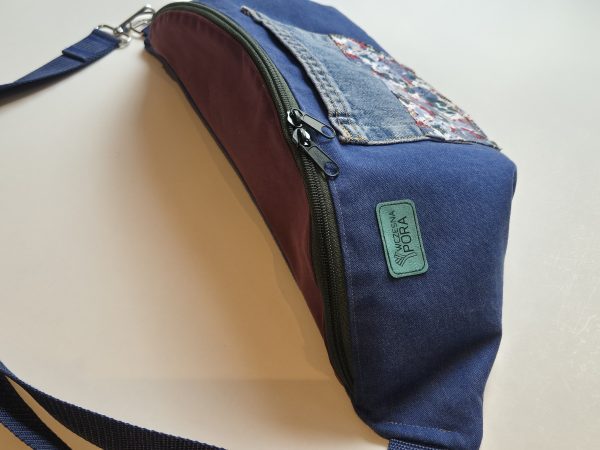 Gigantonerka - ROŚLINNOŚCI - Granatowy i bordowy jeans z kieszonką przeszczepką - obrazek 3