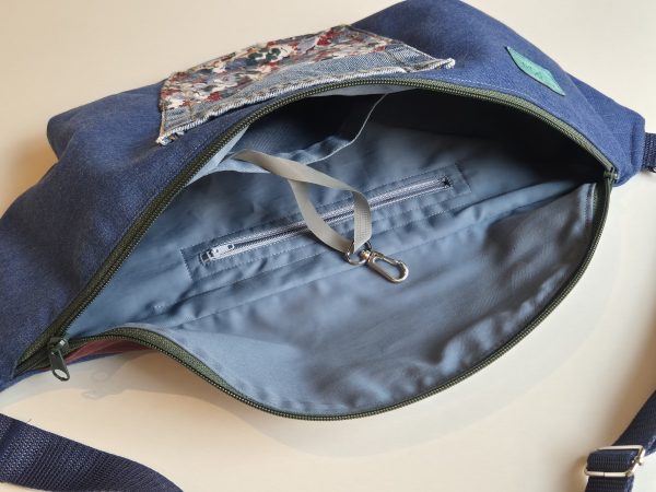 Gigantonerka - ROŚLINNOŚCI - Granatowy i bordowy jeans z kieszonką przeszczepką - obrazek 6