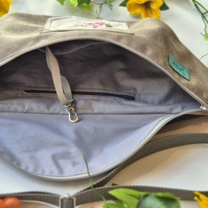 Gigantonerka – ROŚLINNOŚCI – Beż, butelkowa zieleń i kwiecista kieszonka